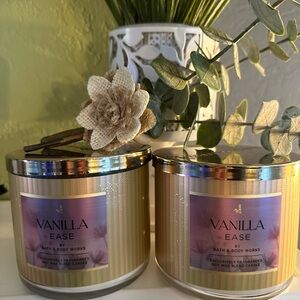 Bath & Body Works Vanilla Ease Gold Candle Set